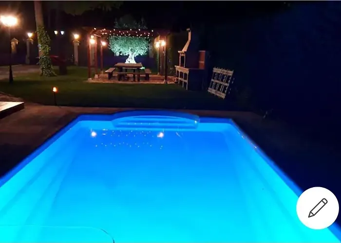 Сasa de vacaciones Pequeño Paraiso Con Jacuzzi Y Piscina Privada *
